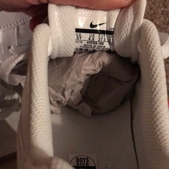 Nike sneakers - Picture 7 of 7